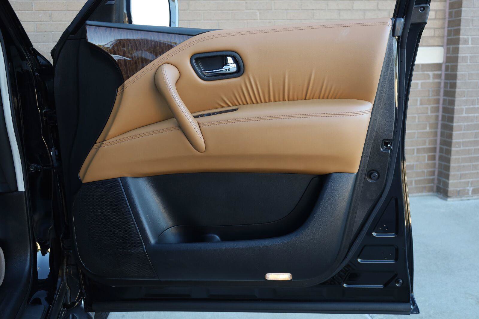 Used 2017 Nissan Armada Platinum RWD image 29