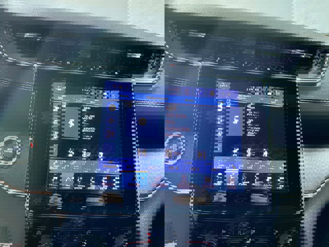 Used 2023 Jeep Grand Cherokee L Laredo image 24