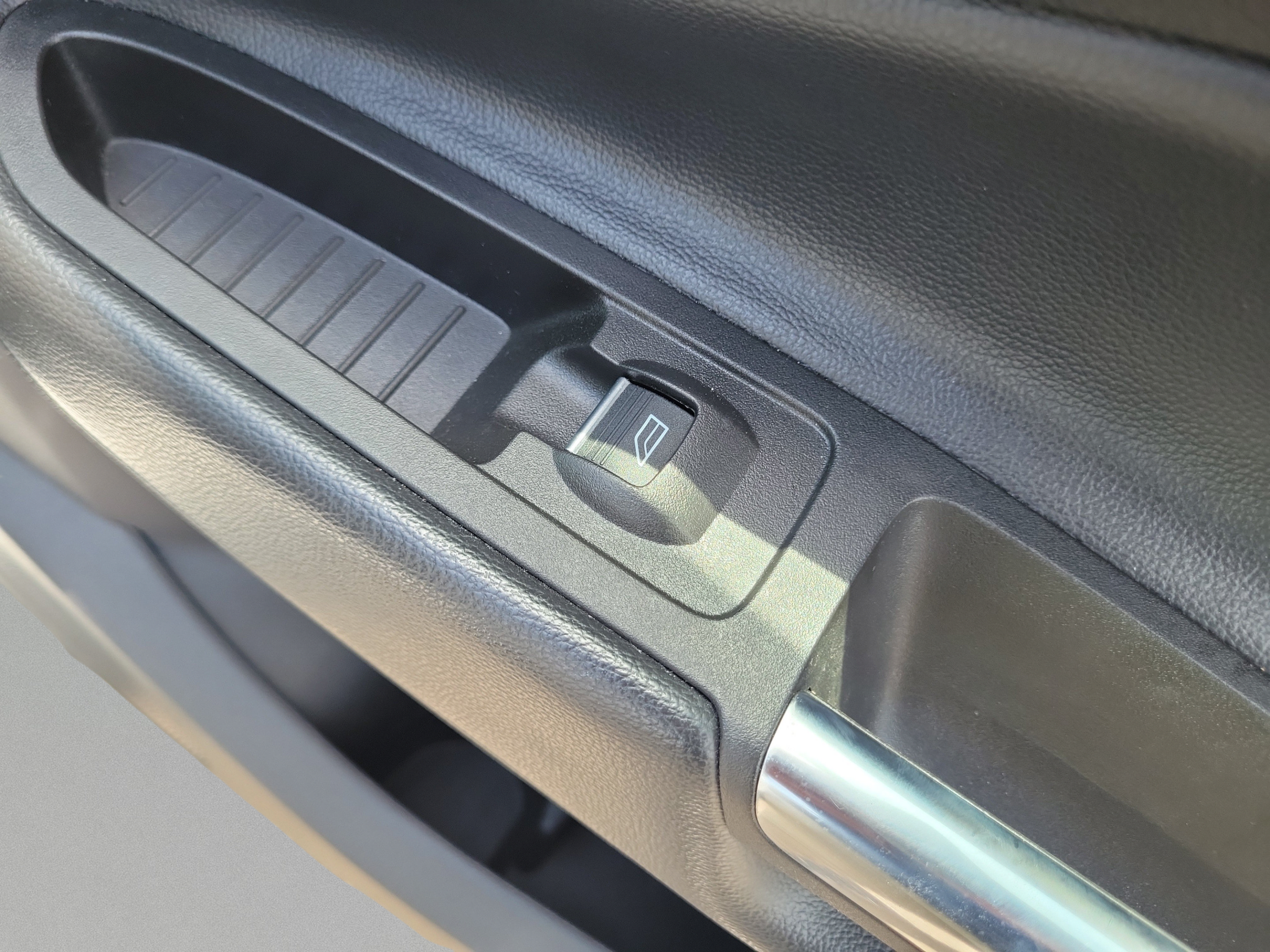 Used 2019 Ford Escape SE FWD image 20