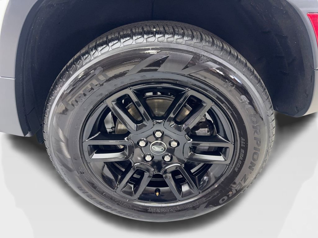 Used 2025 Land Rover Defender 110 S image 82