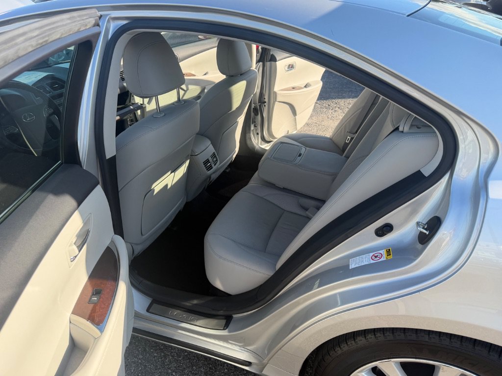 Used 2010 Lexus ES 350 w/ Preferred Accessory Package FWD image 25