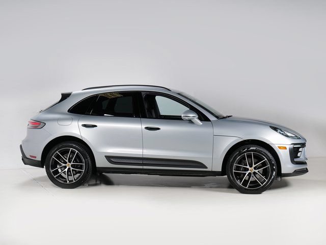 Certified 2026 Porsche Macan AWD/4WD image 8