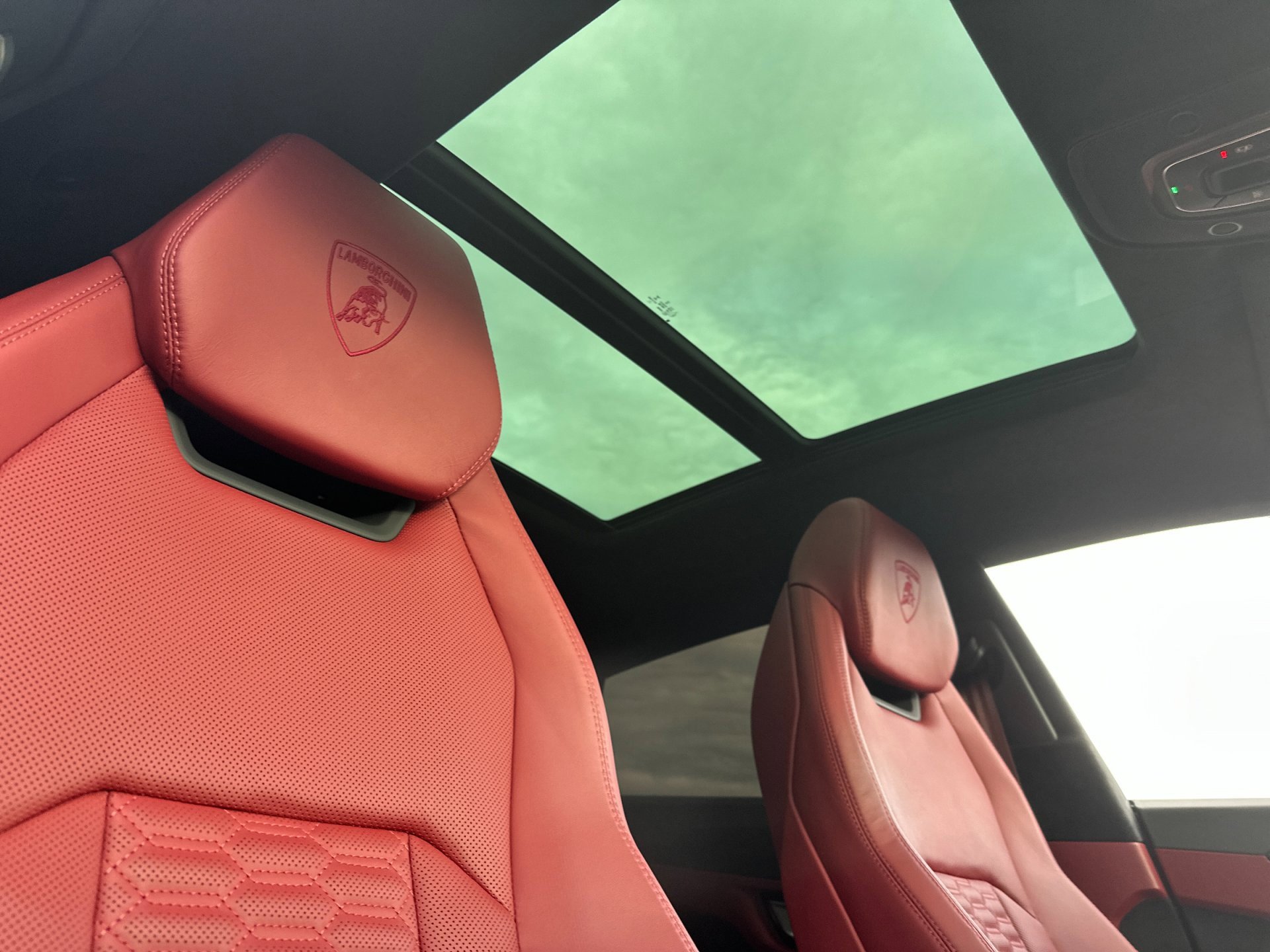 Used 2022 Lamborghini Urus image 21