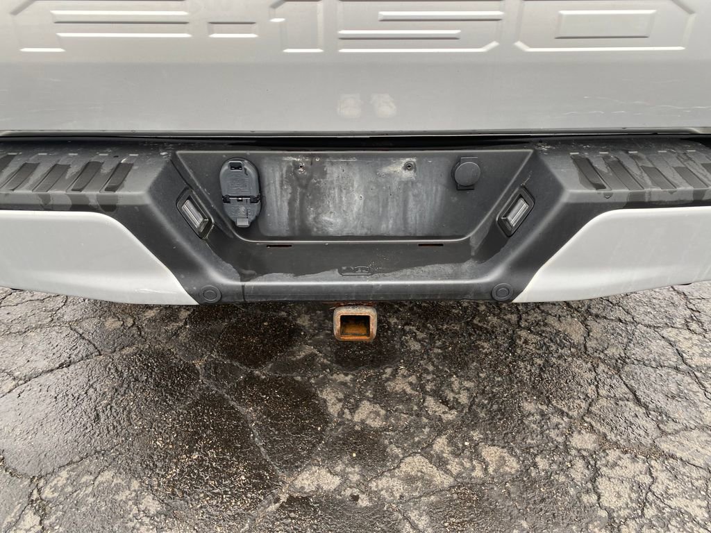 Used 2018 Ford F150 XLT w/ Equipment Group 302A Luxury AWD/4WD image 4