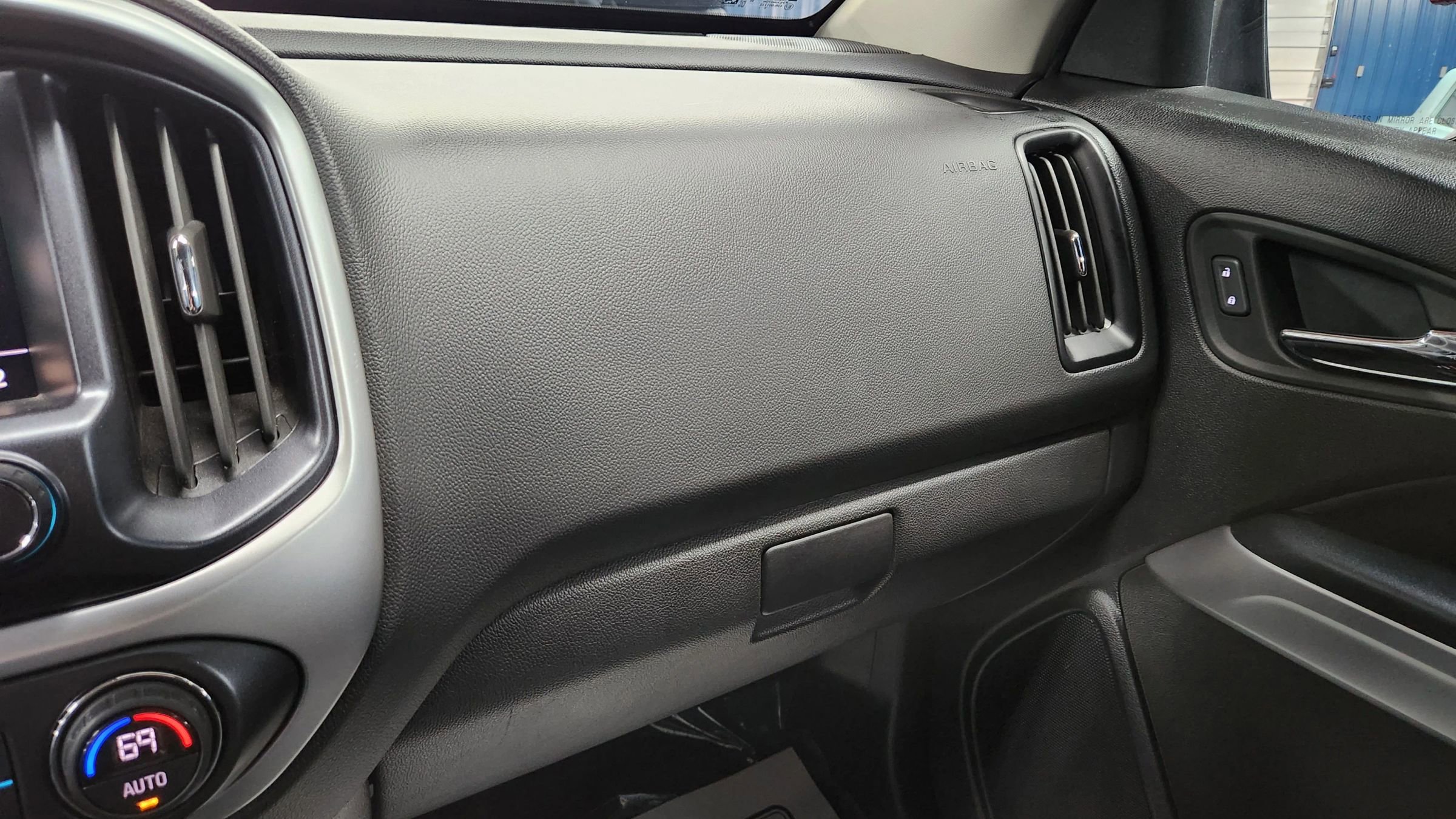 Used 2021 Chevrolet Colorado LT w/ LT Convenience Package image 37