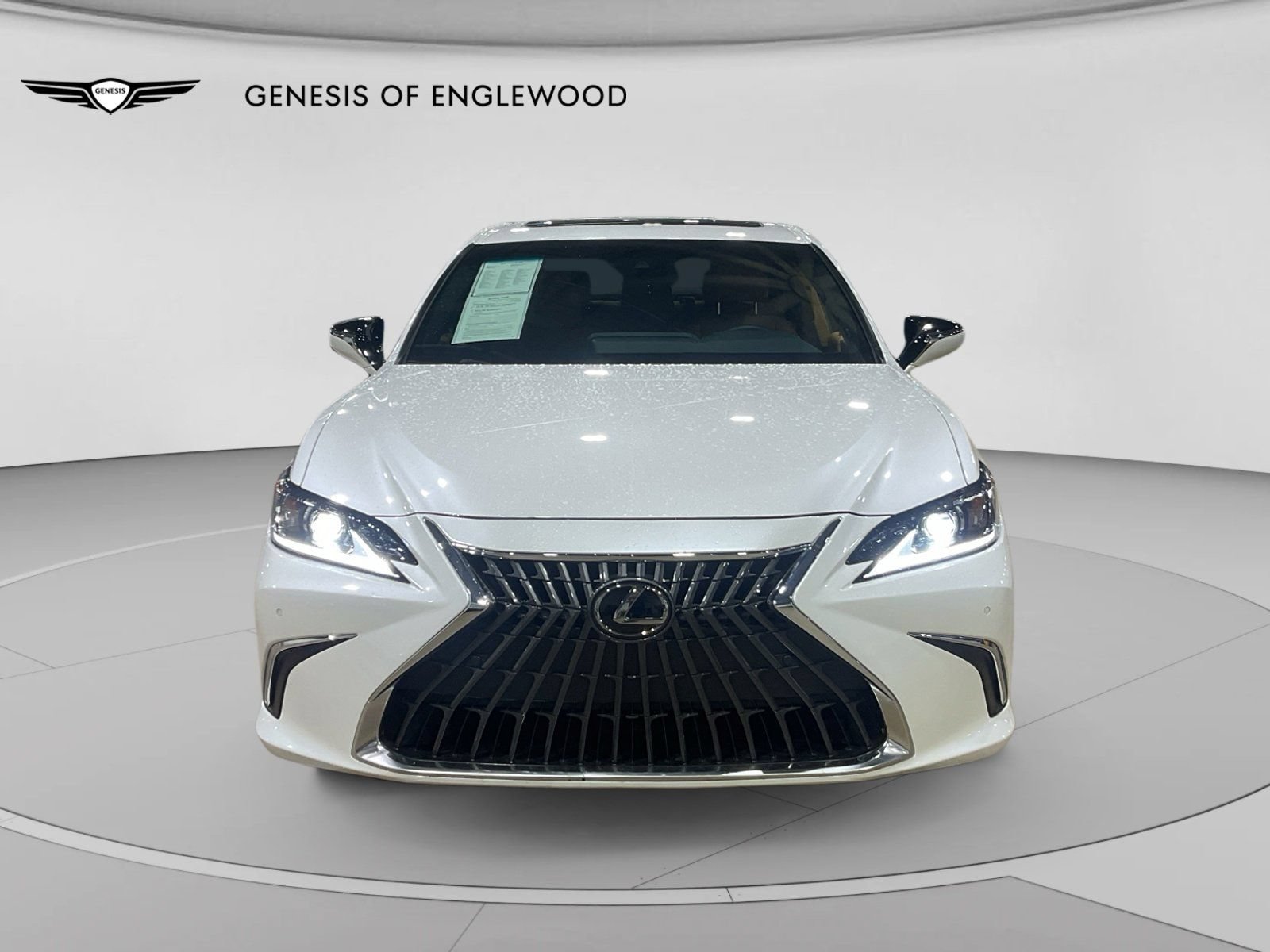 Used 2025 Lexus ES 350 w/ Premium Package FWD image 2