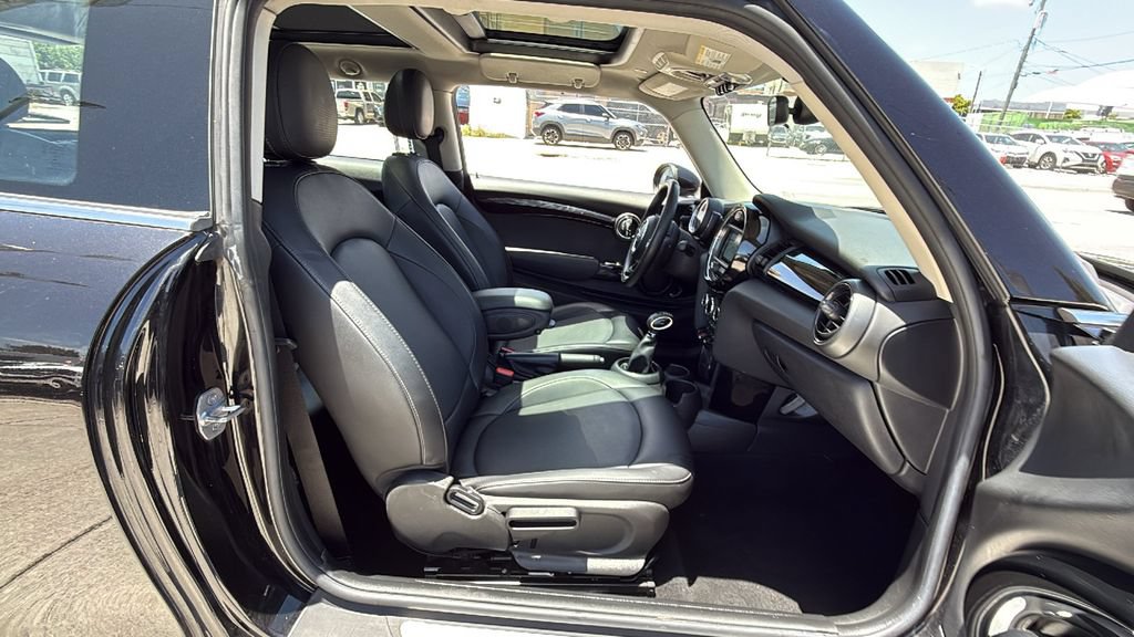 Used 2019 MINI Cooper 2-Door Hardtop FWD image 38