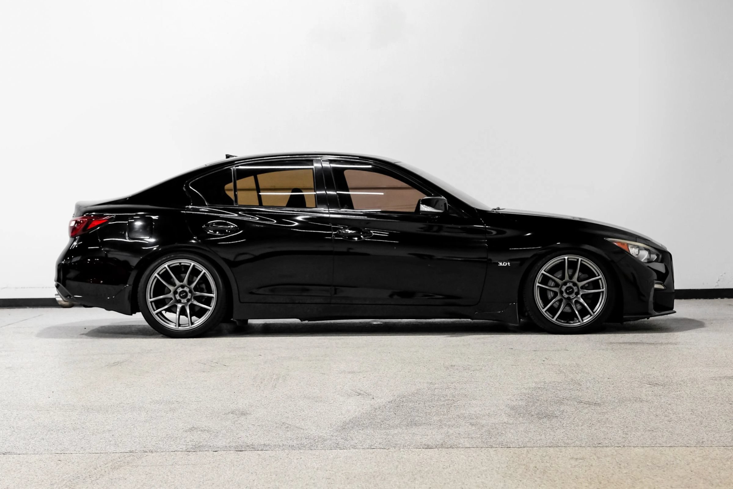 Used 2019 INFINITI Q50 Signature Edition RWD image 5