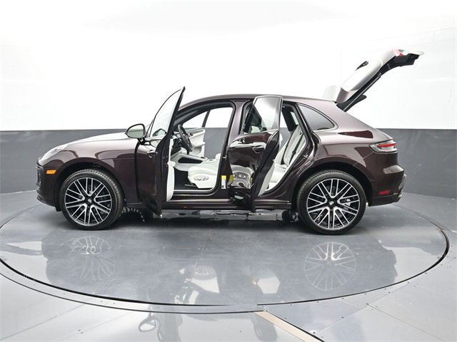 New 2026 Porsche Macan image 32