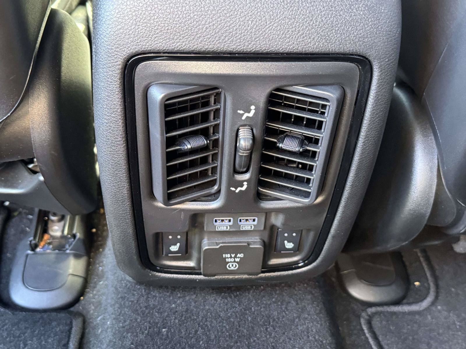 Used 2025 Dodge Durango GT AWD/4WD image 32