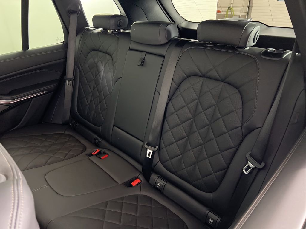 Certified 2024 BMW X5 xDrive40i w/ Premium Package image 32