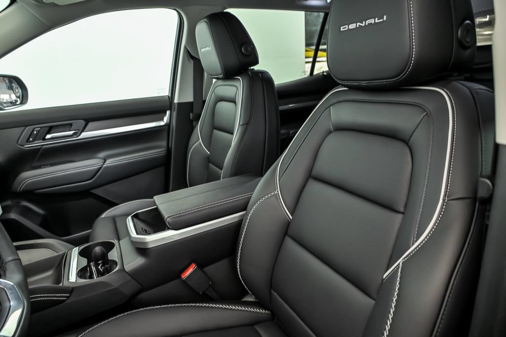 New 2026 GMC Terrain Denali w/ LPO, Floor Liner Package AWD/4WD image 8