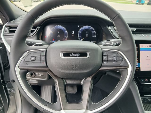 New 2026 Jeep Grand Cherokee L Limited w/ Luxury Tech Group II AWD/4WD image 28
