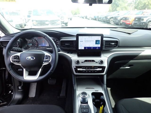 Used 2023 Ford Explorer XLT AWD/4WD image 20