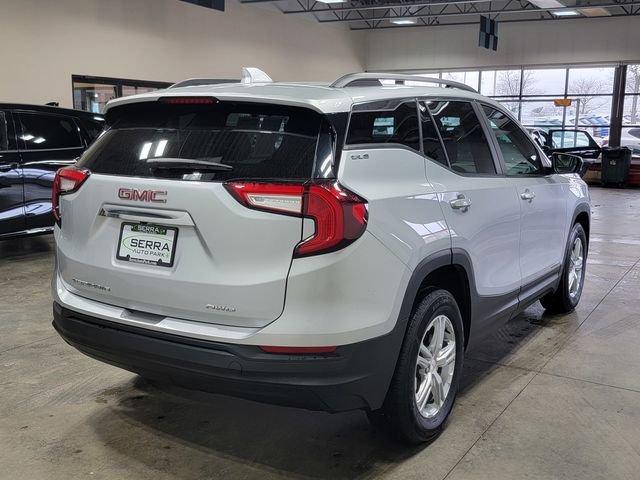 Used 2022 GMC Terrain SLE w/ Driver Convenience Package image 5