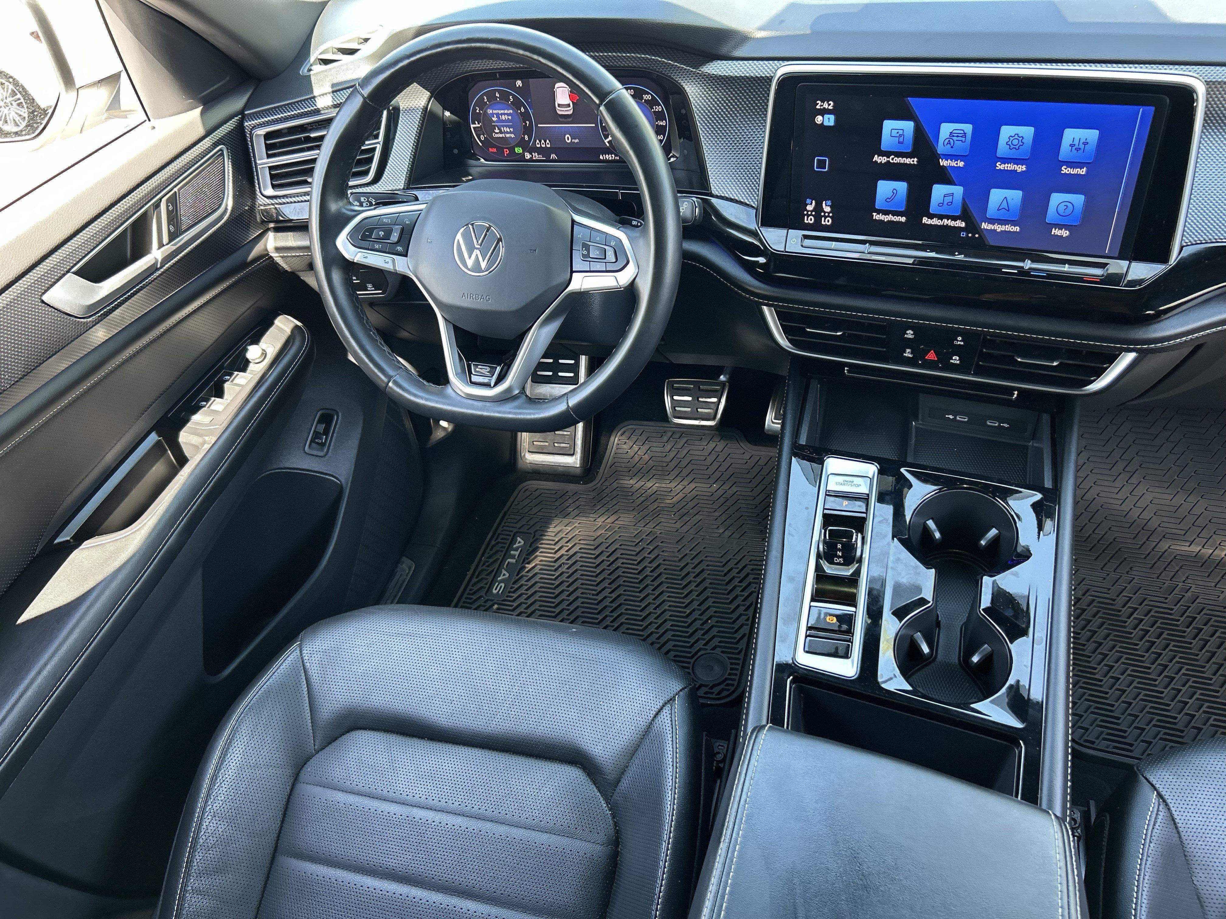 Certified 2024 Volkswagen Atlas Cross Sport SEL R-Line AWD/4WD image 12
