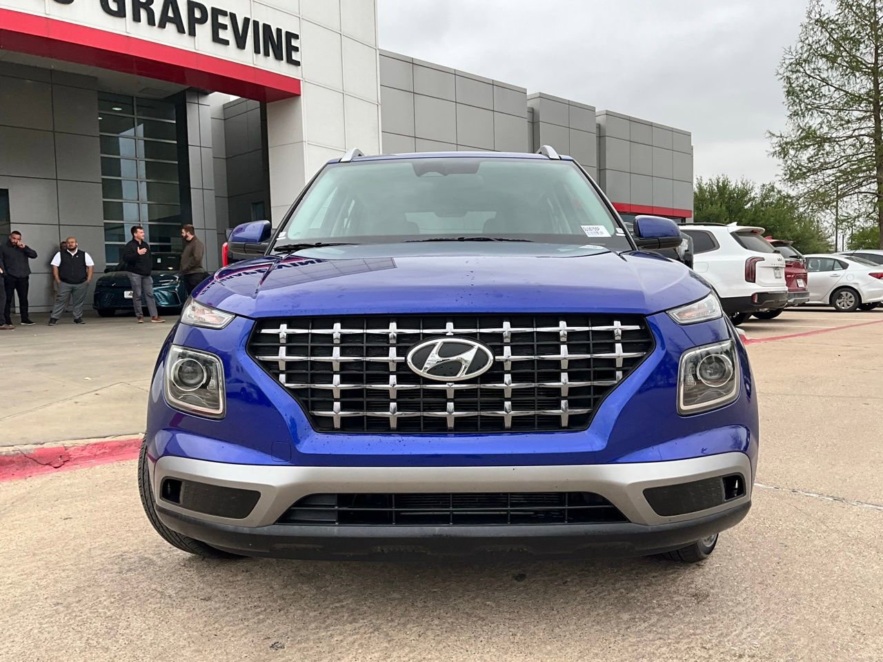 Used 2025 Hyundai Venue SEL image 3