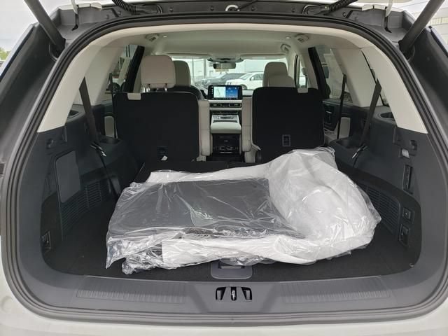 New 2026 Lincoln Aviator AWD image 6