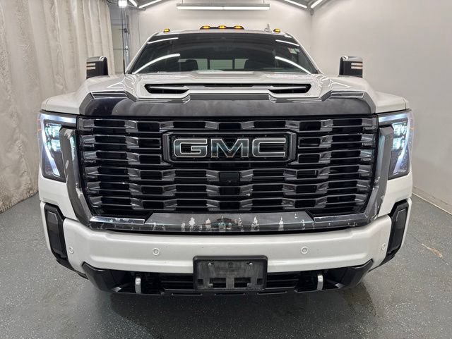 Used 2024 GMC Sierra 2500 Denali Ultimate AWD/4WD image 4
