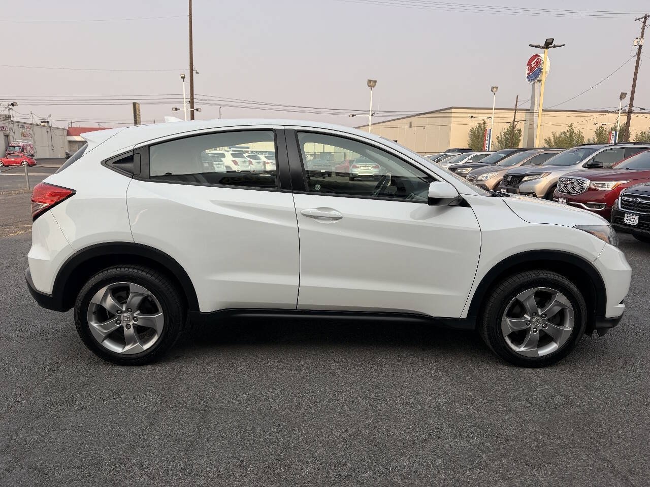 Used 2018 Honda HR-V LX image 7