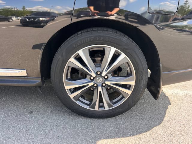 Used 2017 Nissan Pathfinder Platinum FWD image 37