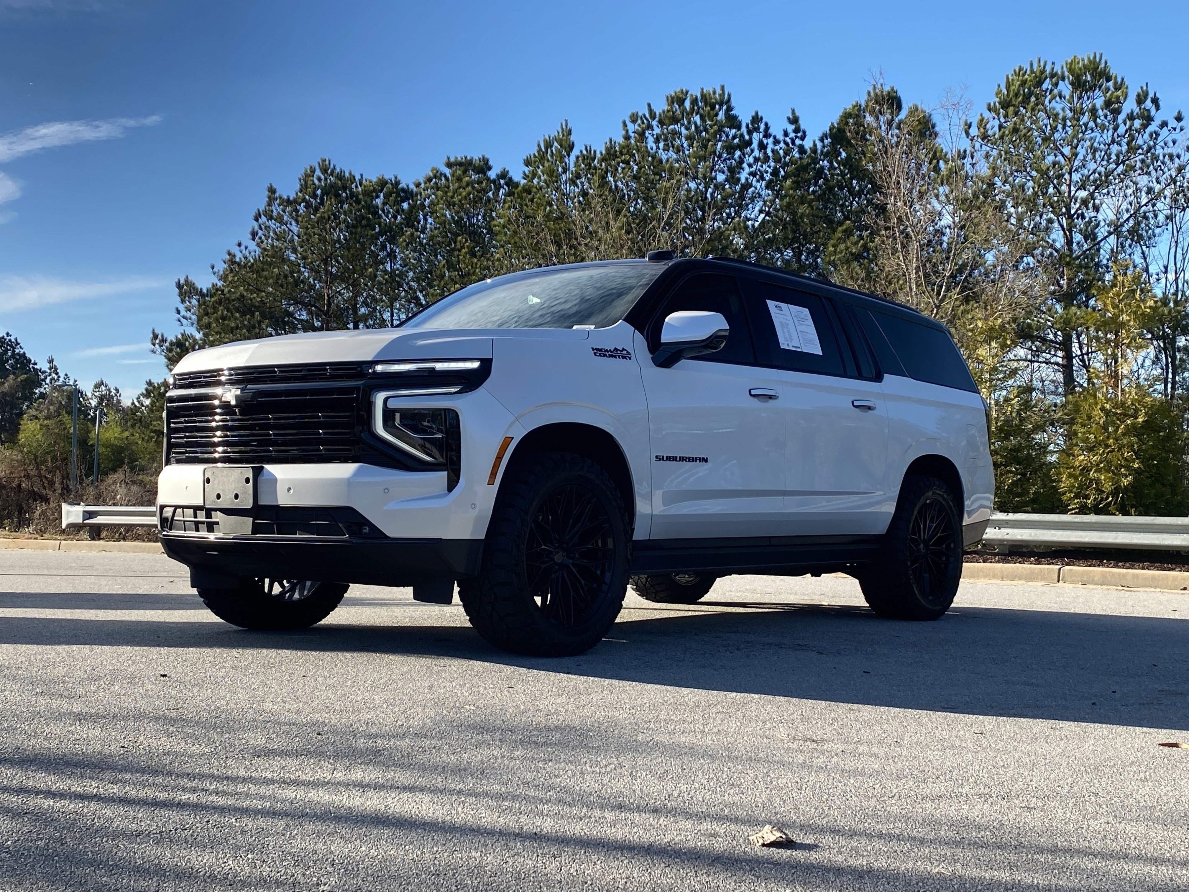 Used 2025 Chevrolet Suburban High Country image 13