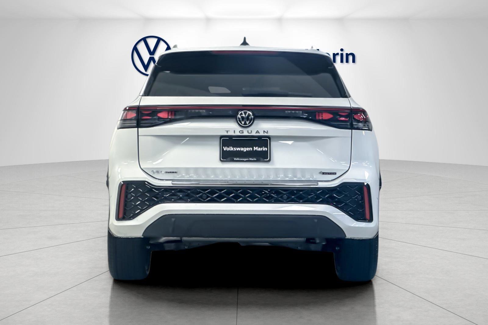 New 2026 Volkswagen Tiguan SEL R-Line image 4