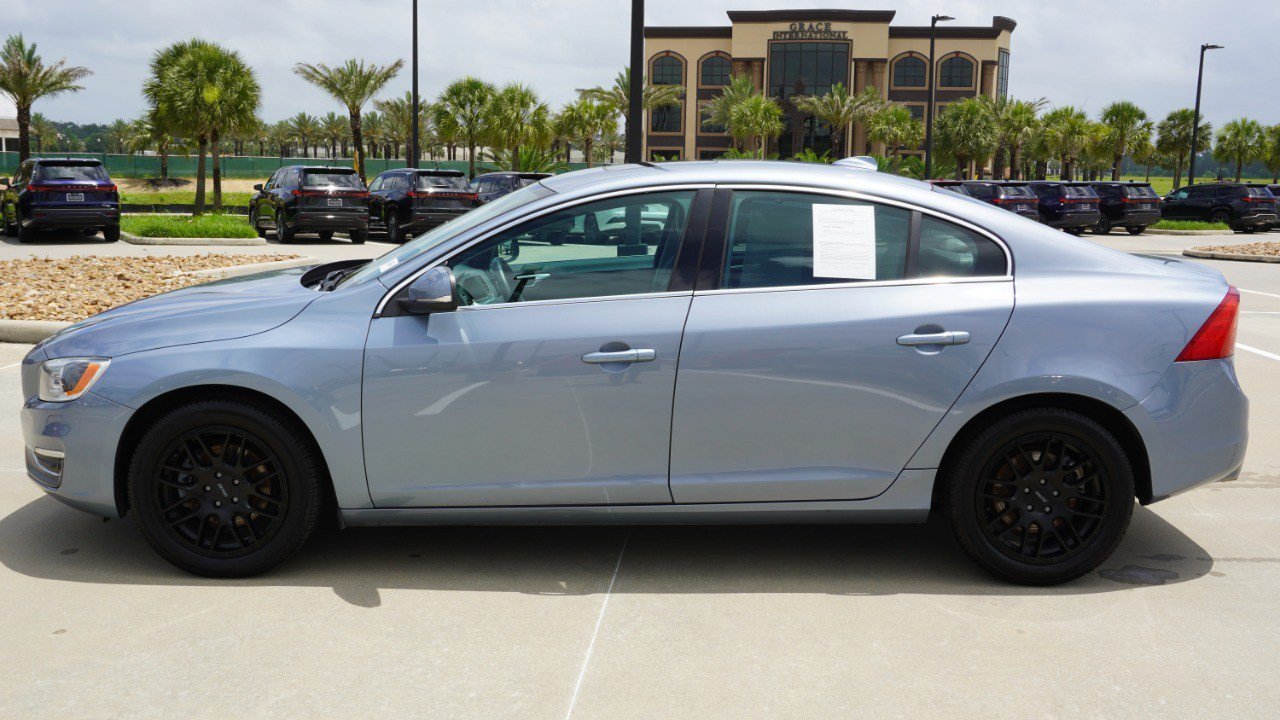 Used 2017 Volvo S60 T5 Inscription Platinum FWD image 5