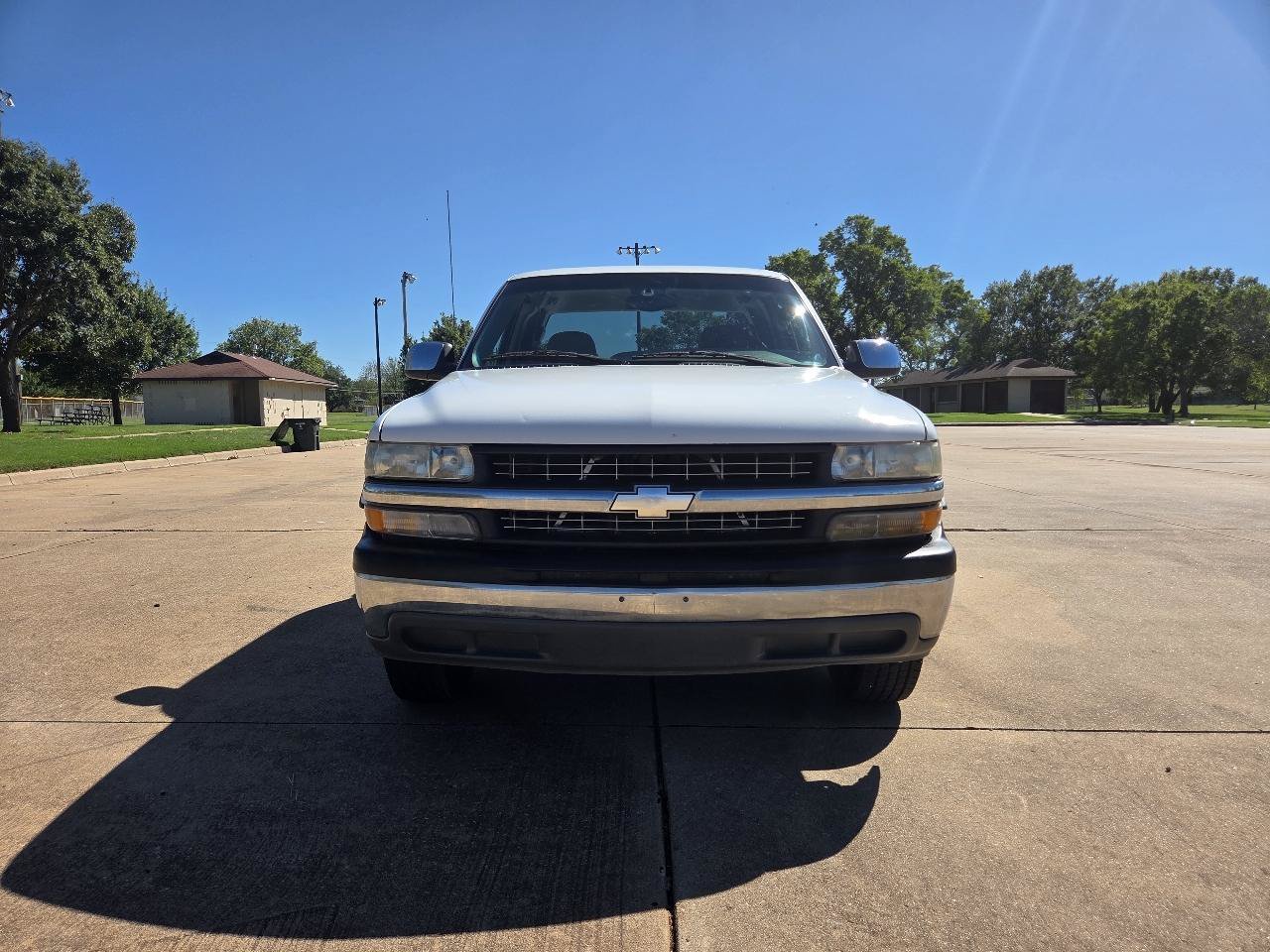 Used 1999 Chevrolet Silverado 2500 LS w/ Firm Ride Suspension Pkg RWD image 4