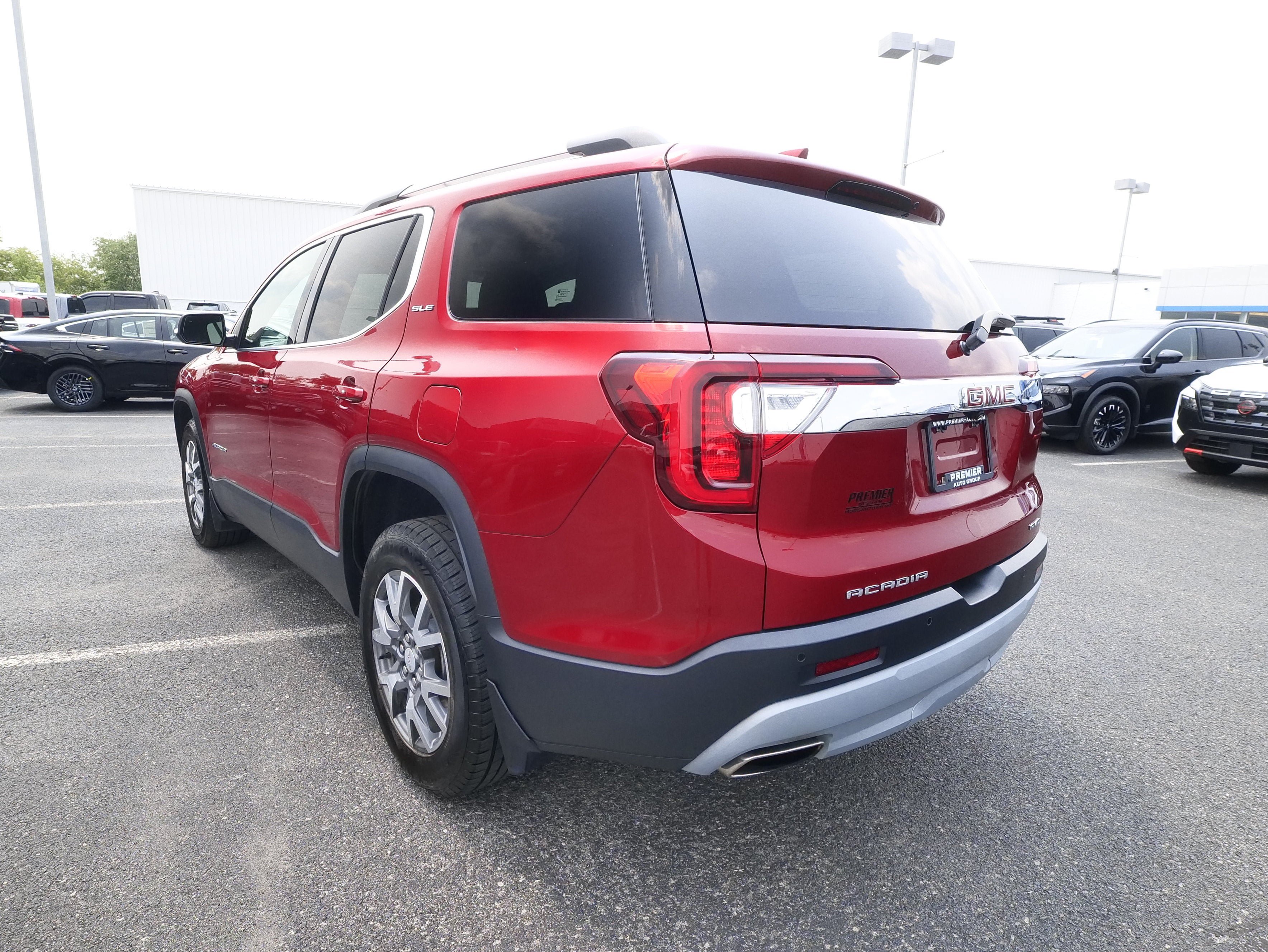 Used 2023 GMC Acadia SLE w/ Driver Convenience Package AWD/4WD image 8