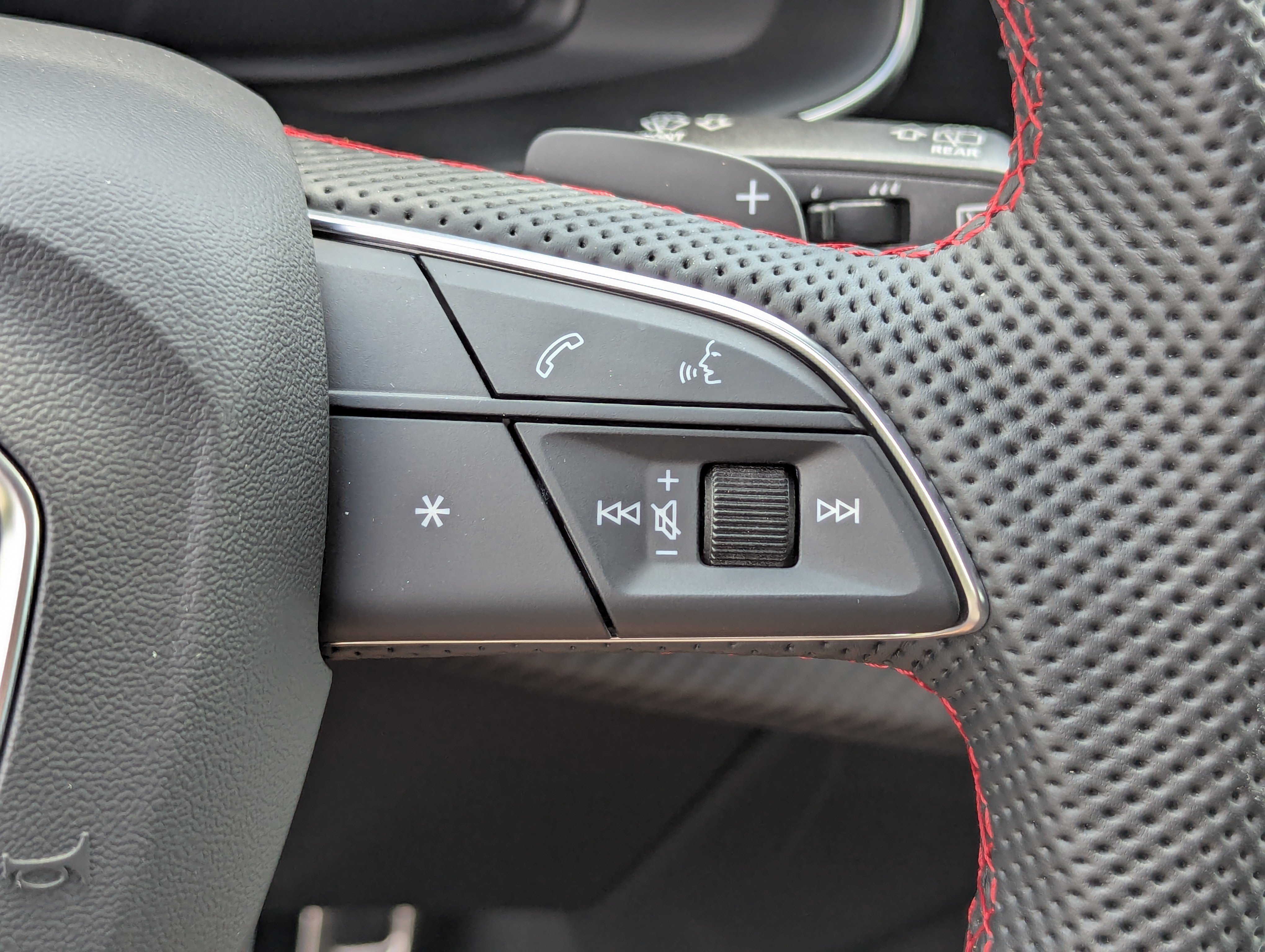 New 2026 Audi SQ8 Prestige AWD/4WD image 29