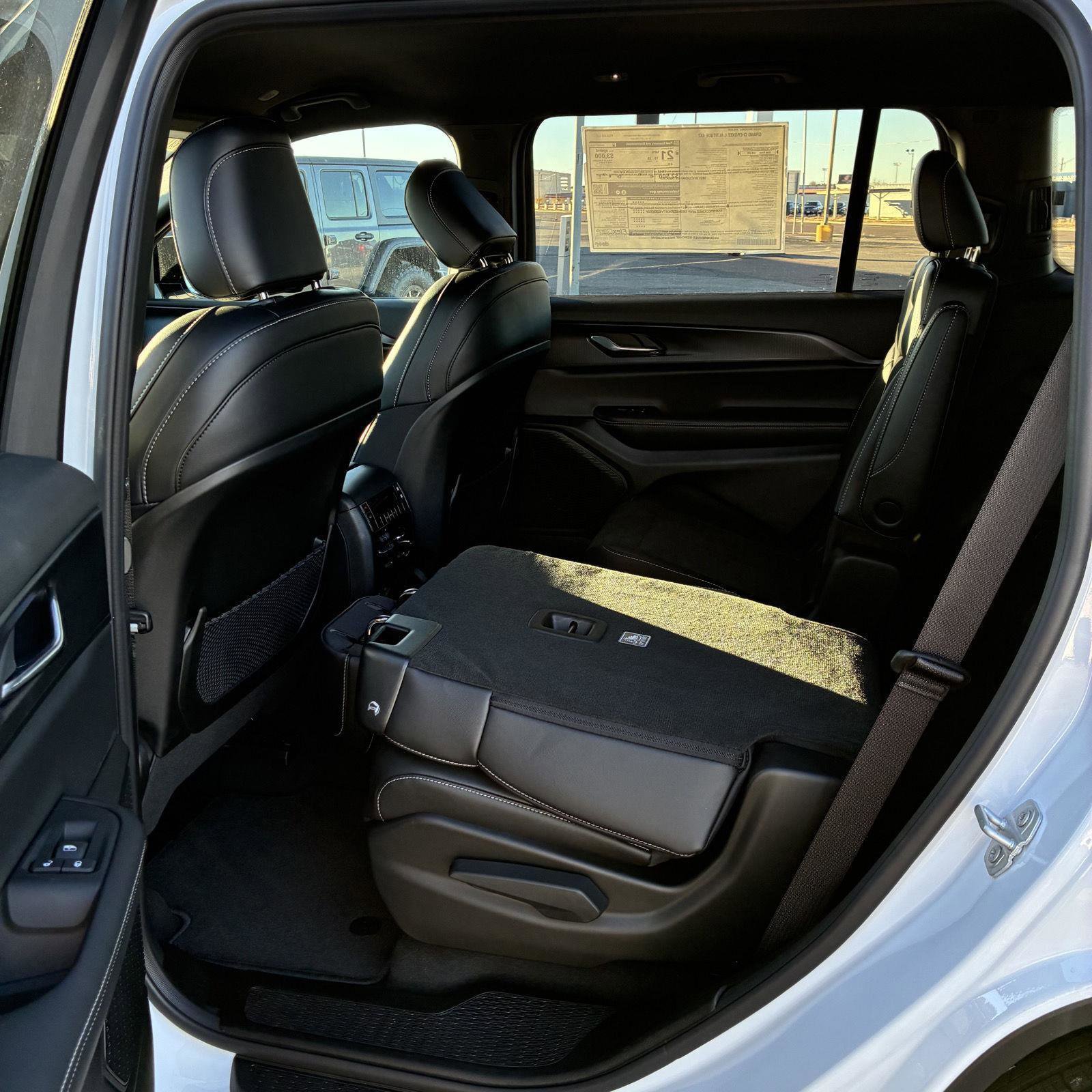 New 2025 Jeep Grand Cherokee L Altitude image 7