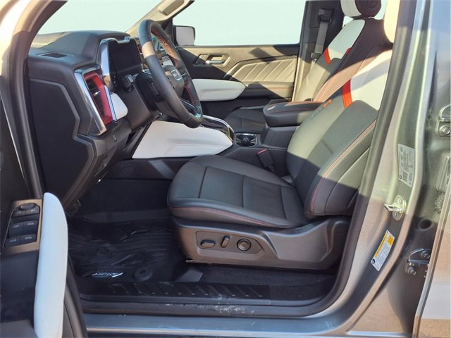 Used 2024 GMC Canyon AT4X image 25