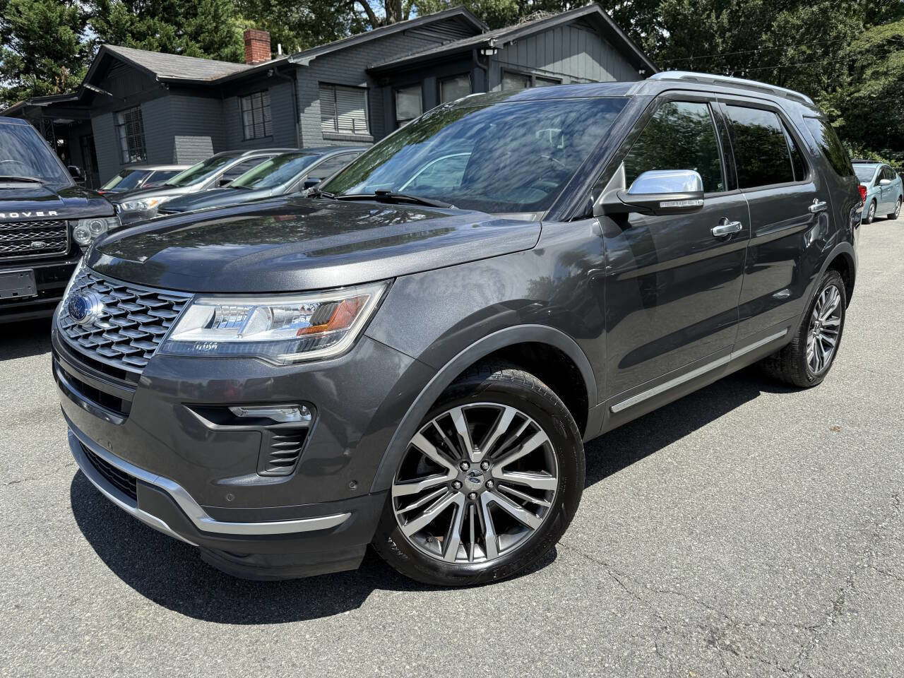 Used 2018 Ford Explorer Platinum image 1