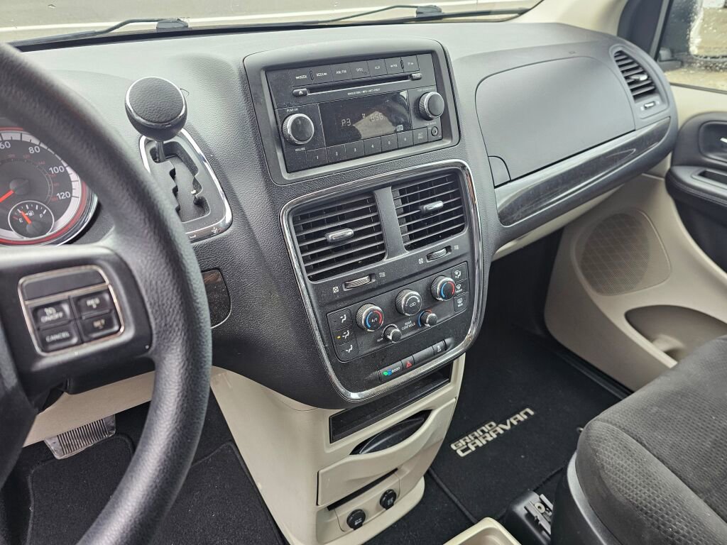 Used 2012 Dodge Grand Caravan SE FWD image 27