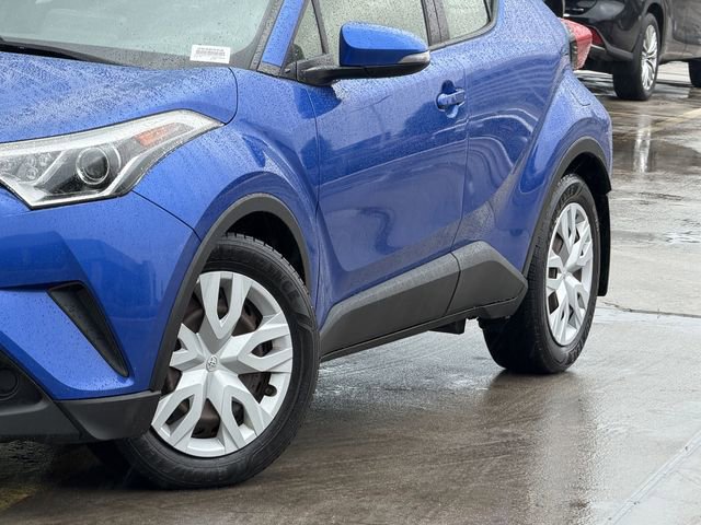 Used 2019 Toyota C-HR LE FWD image 3