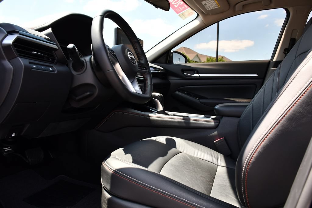 Used 2024 Nissan Altima 2.5 SR w/ SR Premium Package FWD image 15
