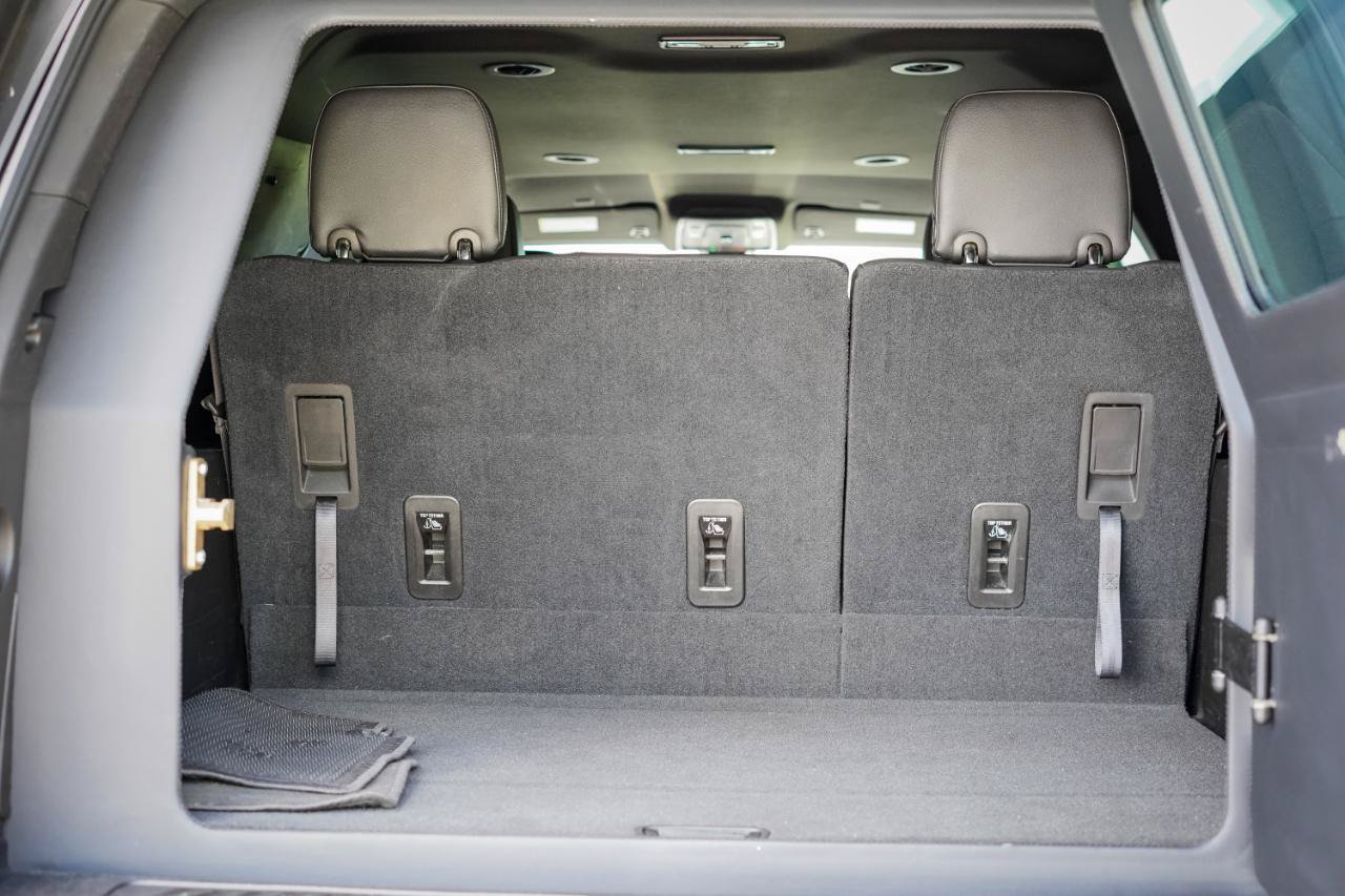 Used 2021 Chevrolet Suburban LT AWD/4WD image 21