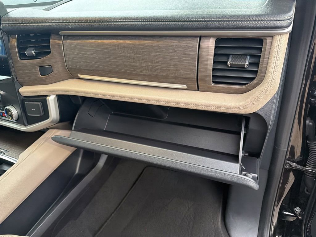 Used 2024 Ford Expedition Limited image 33