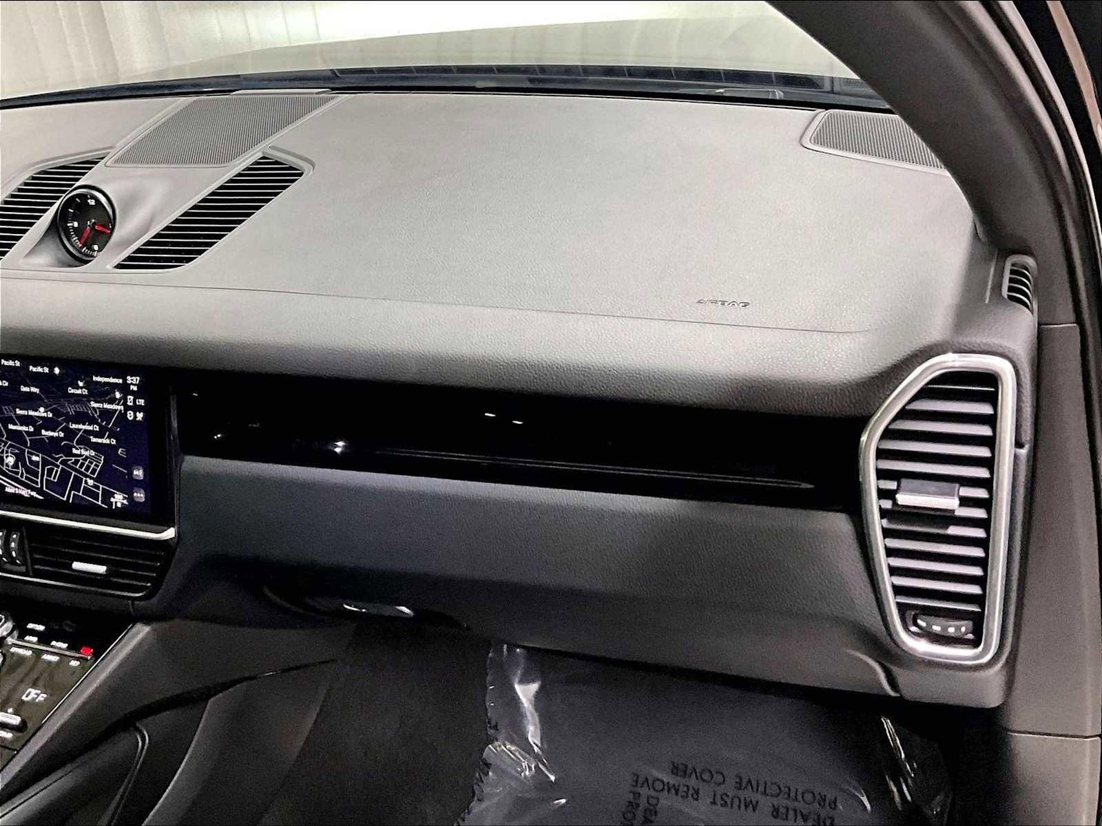 Used 2022 Porsche Cayenne image 28