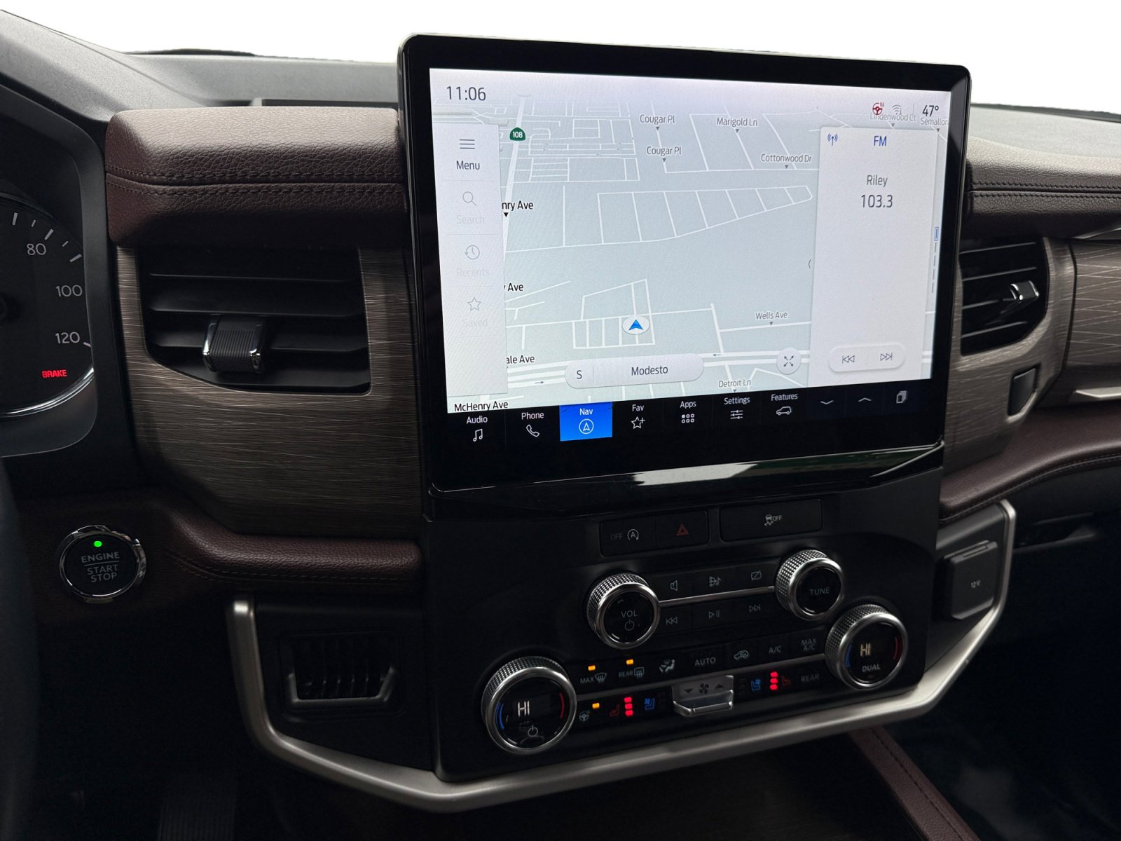 Used 2024 Ford Expedition Limited image 12