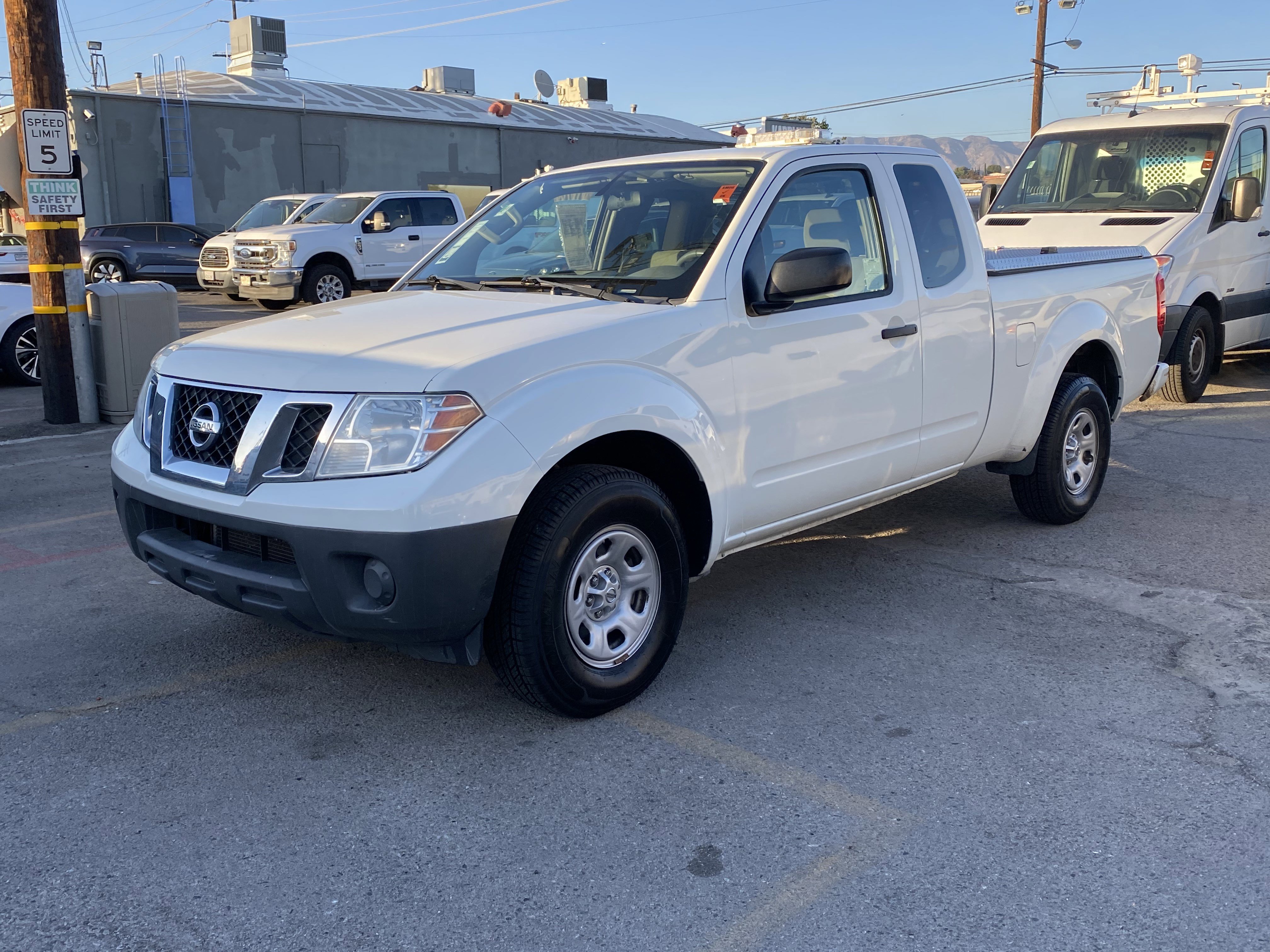 Used 2019 Nissan Frontier S image 2