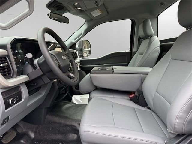 New 2026 Ford F550 4x4 Regular Cab Super Duty w/ XL Chrome Package image 9