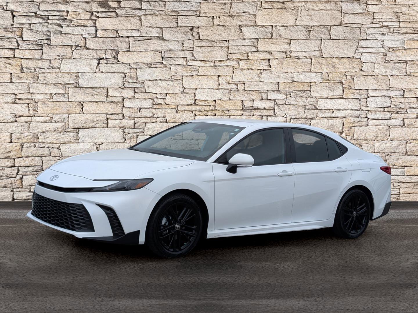 Used 2025 Toyota Camry SE image 8