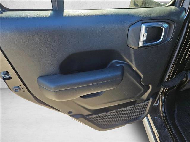 Used 2022 Jeep Gladiator Willys image 10