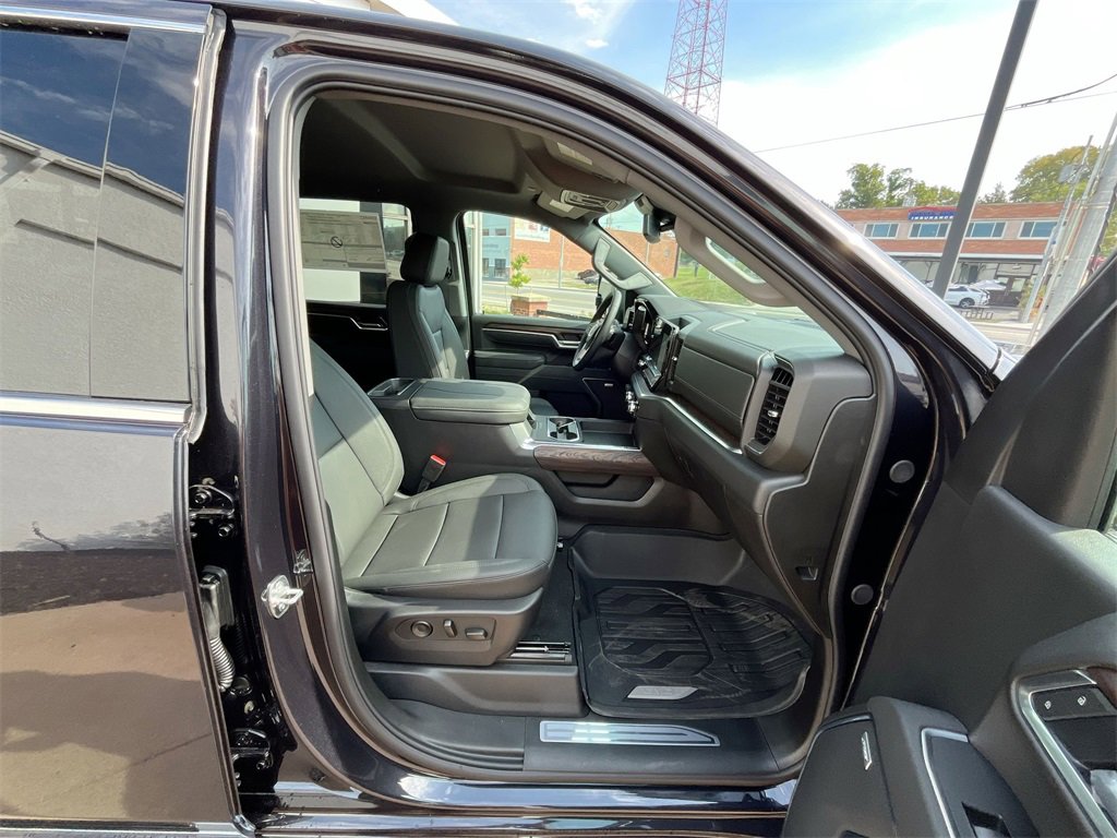 New 2026 GMC Sierra 3500 SLT w/ SLT Premium Package image 43