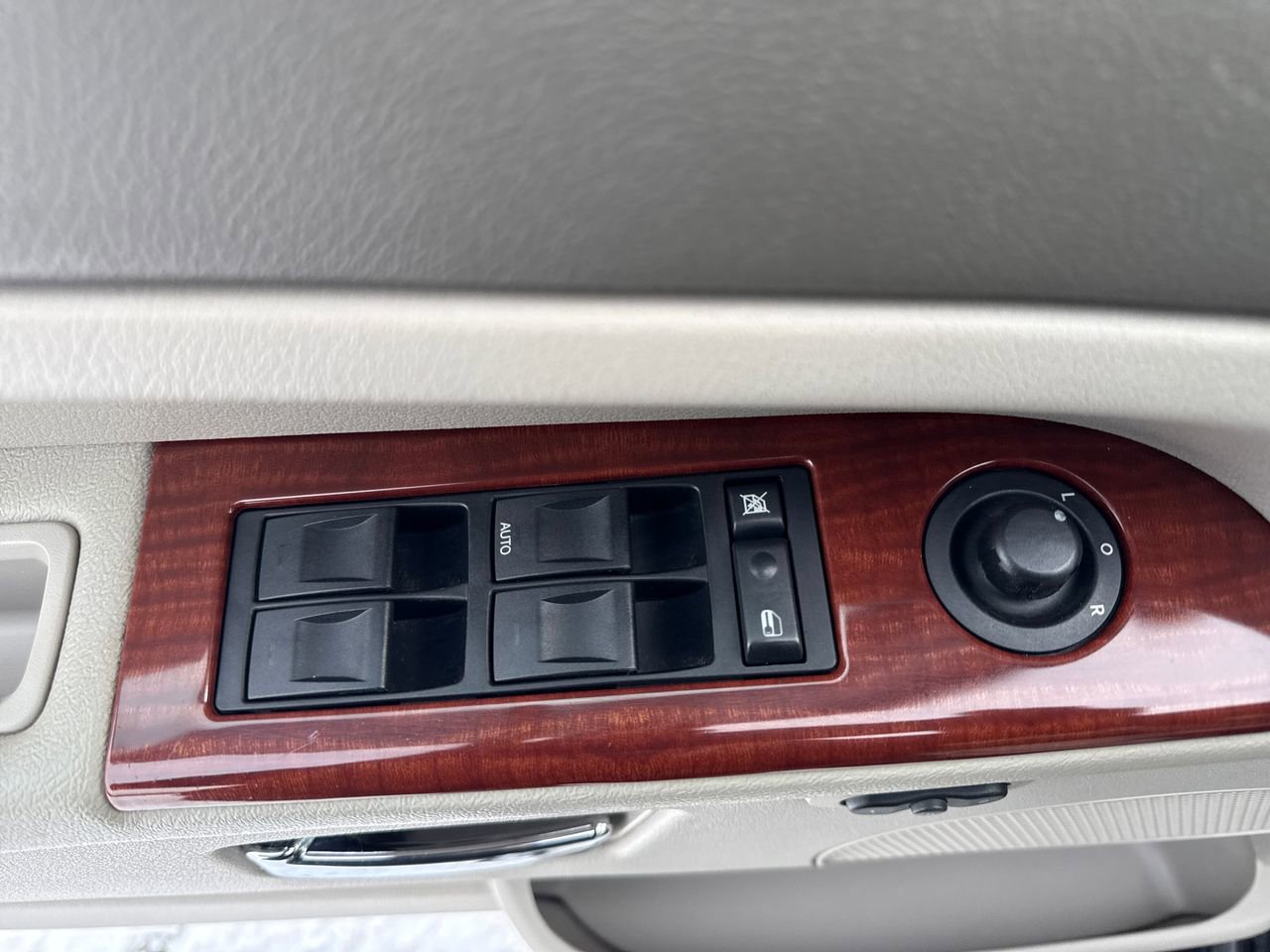 Used 2005 Jeep Grand Cherokee Limited image 14