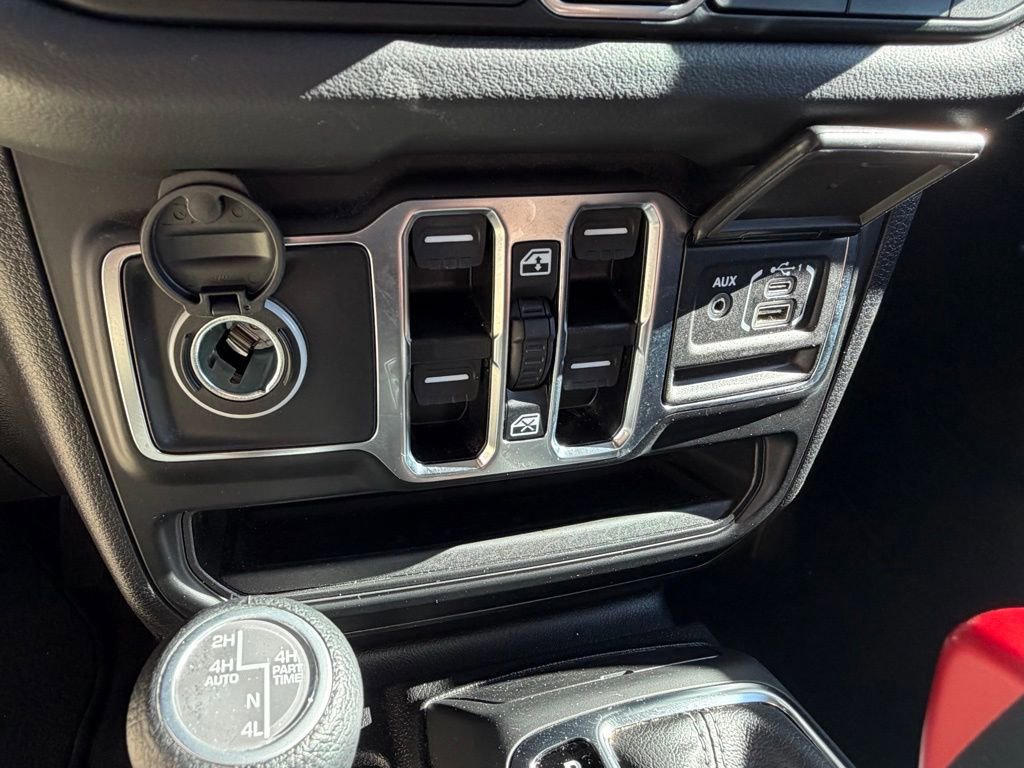 Certified 2025 Jeep Wrangler Unlimited Sahara w/ Safety Group image 27