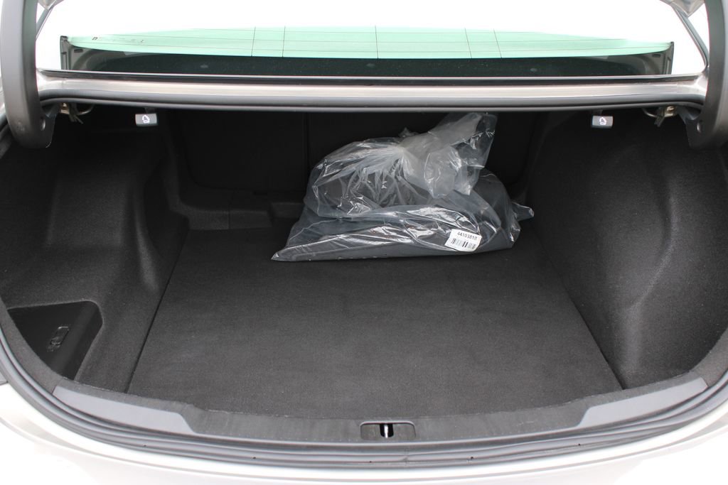 Used 2018 Buick LaCrosse Premium w/ Driver Confidence Package #2 image 28