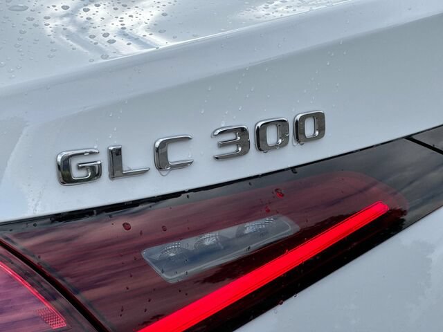 Used 2024 Mercedes-Benz GLC 300 4MATIC image 34